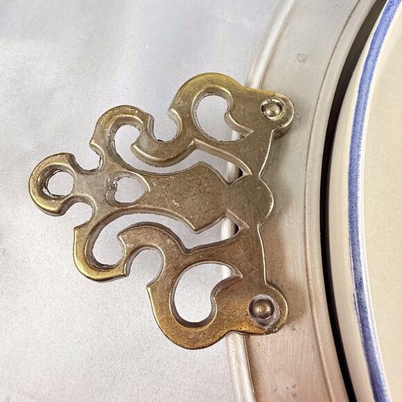 Pfaltzgraff Yorktowne 4 Piece Serving Dishes w/Metal Handled Tray & Wood Block - Picture 8 of 12